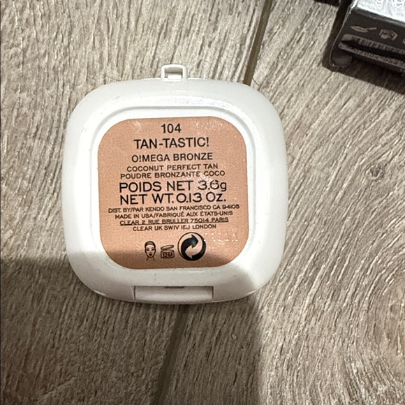 Make Up Bundle - Picture 2 of 7